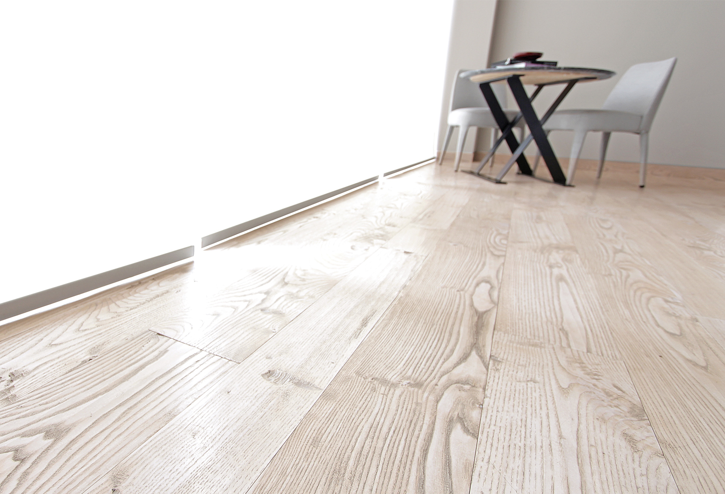 parquet Nuovo Millennium, European Chestnut Rustic, hand planed stained varnished cenere