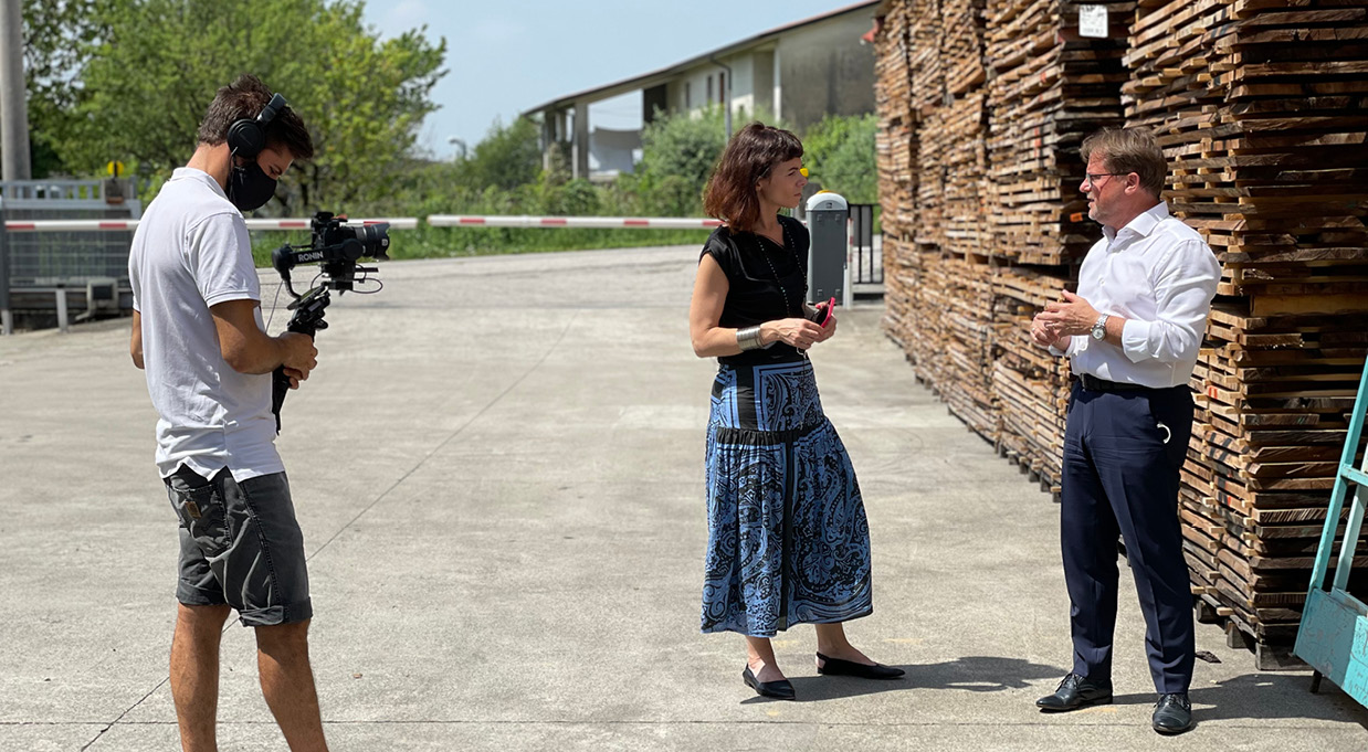 Gianni Miatello, CP Parquet Sales Manager and Carla Palù, Owner of CÙ Design and protagonist of the project 